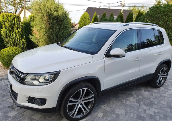 Volkswagen Tiguan cena 56500 przebieg: 200000, rok produkcji 2012 z Maków Podhalański małe 137